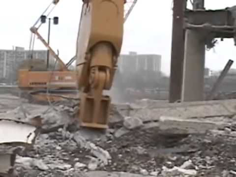 Watch the Genesis LXP® with Pulverizer Jaws on a demolition site.